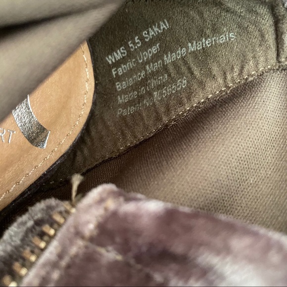 NWOT Report sakai velvet peep toe bootie bow heel - Picture 5 of 9